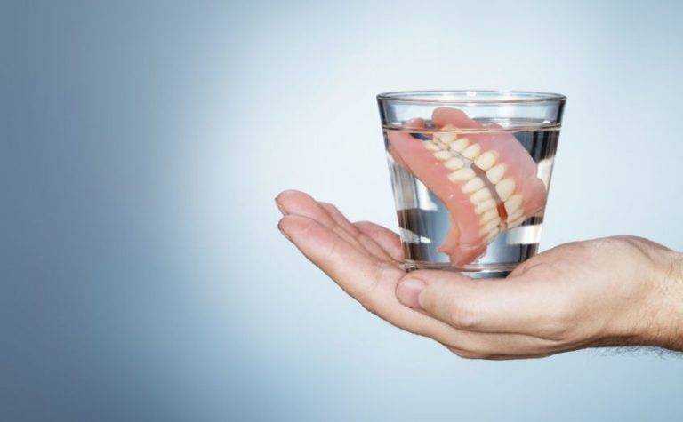 how-to-clean-dentures