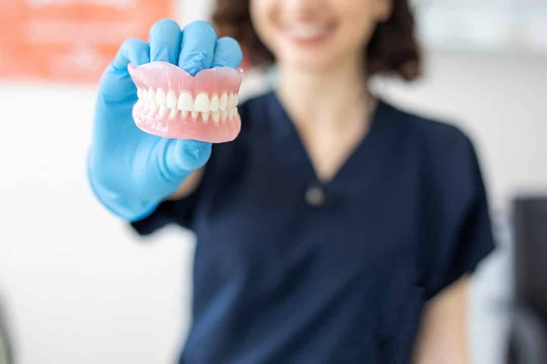 How To Choose The Right New Denture For You