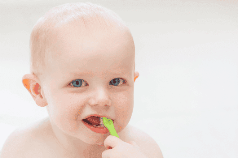 Early-signs-of-tooth-decay-in-toddlers
