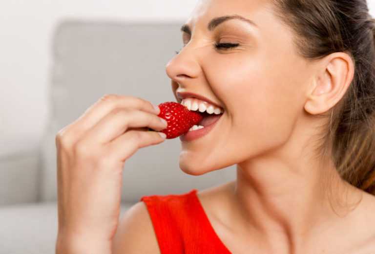 foods-that-whiten-your-teeth