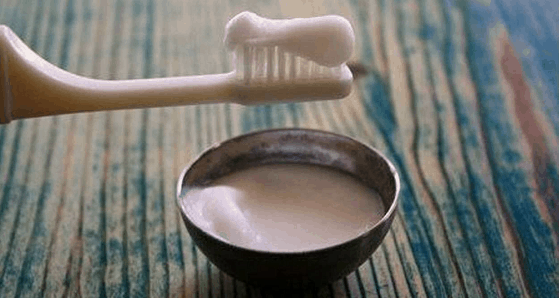 baking soda and water toothpaste