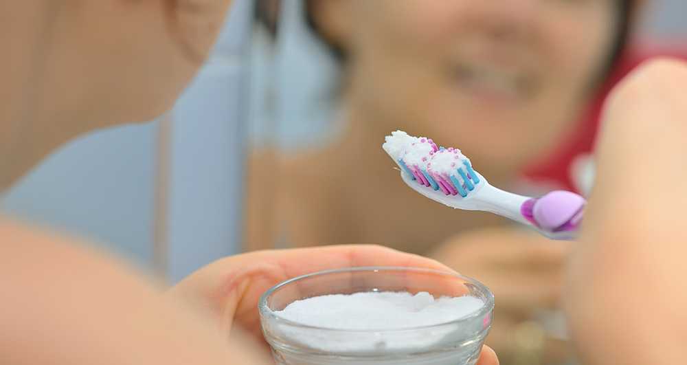 Brushing With Baking Soda A Home Remedy For Teeth Whitening