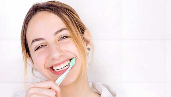 Brushing for healthy gums